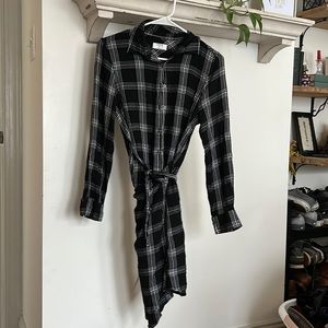 Untuckit for her wrap dress, black, size 8